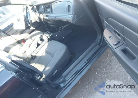 2010 Ford Crown Victoria Police/Police Interceptor z USA, uszkodzony, nr VIN 2FABP7BV8AX136598